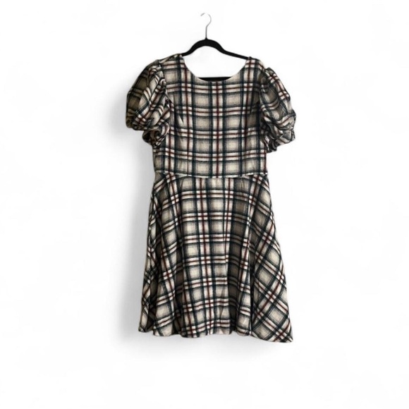 Ivy City Co Dresses & Skirts - Ivy City Co Plaid Puff-Sleeve Dress in Cream, Green, and Red
